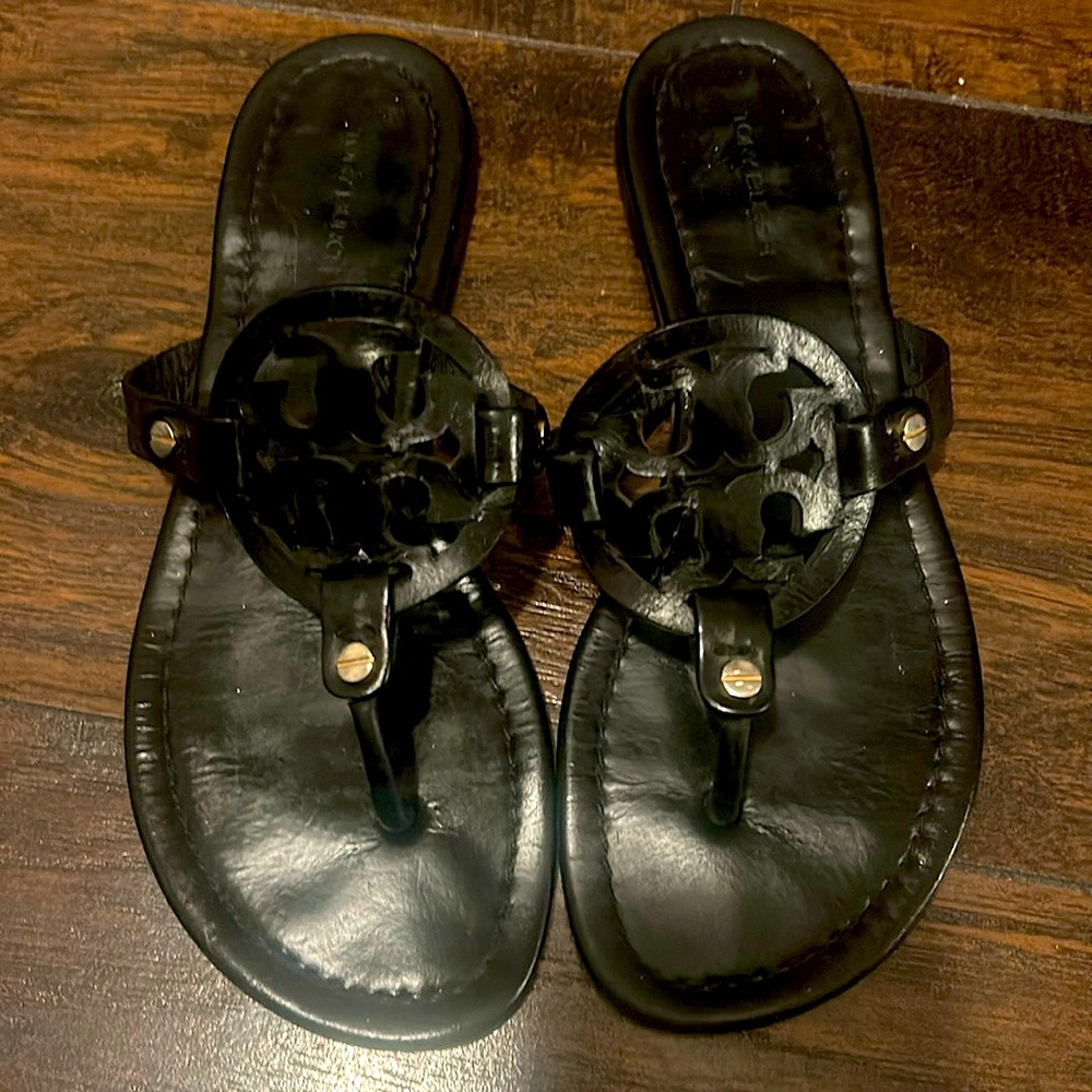 Tory Burch sandals. Black leather size 7.5 women’s.